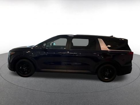 Used 2026 Kia Carnival FWD image 8