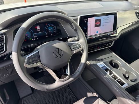 Certified 2024 Volkswagen Atlas Cross Sport SE AWD/4WD image 21