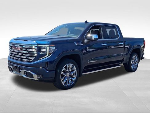 Used 2022 GMC Sierra 1500 Denali w/ Denali Reserve Package AWD/4WD image 3
