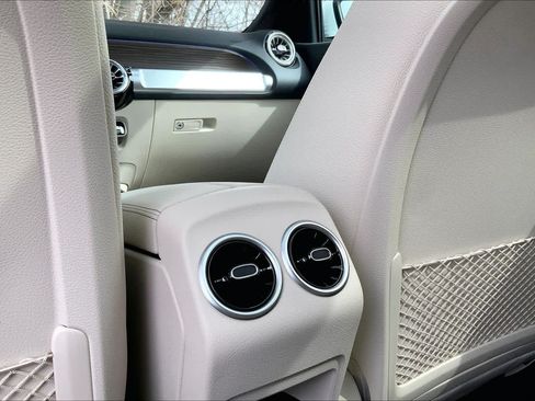 Certified 2026 Mercedes-Benz GLB 250 4MATIC image 22