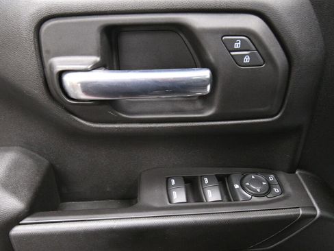 Used 2021 Chevrolet Silverado 1500 Custom Trail Boss AWD/4WD image 11