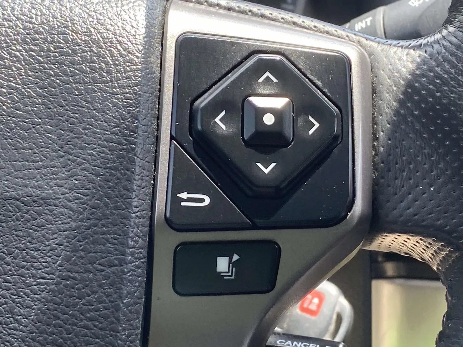 Used 2016 Toyota Tacoma SR5 w/ Towing Package RWD image 21