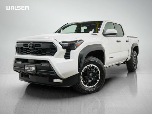 Used 2026 Toyota Tacoma TRD Off-Road AWD/4WD image 1