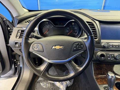Used 2015 Chevrolet Impala LT w/ Convenience Package FWD image 14