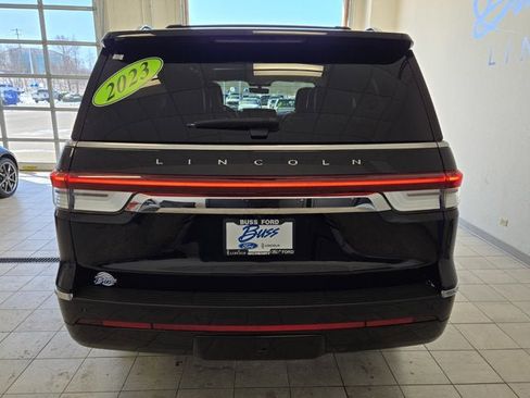 Used 2023 Lincoln Navigator Reserve image 13