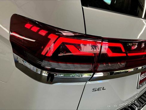 New 2026 Volkswagen Atlas SEL Premium R-Line image 23