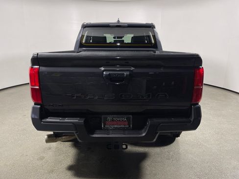 Certified 2025 Toyota Tacoma TRD Off-Road image 4