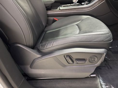 Used 2020 Audi Q8 Premium Plus w/ Premium Plus Package image 52