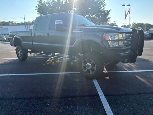 Used 2016 Ford F250 XLT w/ XLT Premium Package AWD/4WD image 6