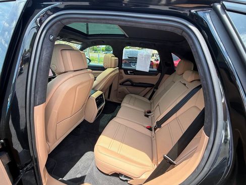 Used 2023 Porsche Cayenne GTS AWD/4WD image 25