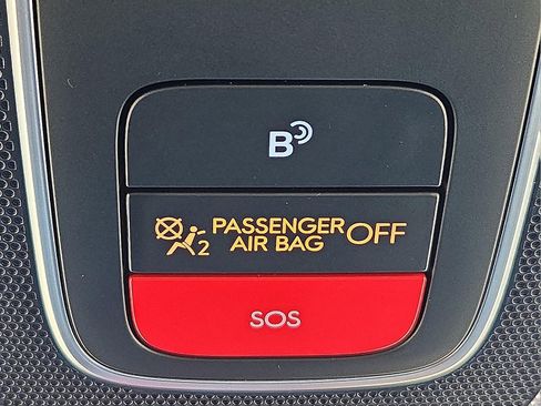 Used 2025 Hyundai Kona SEL image 22