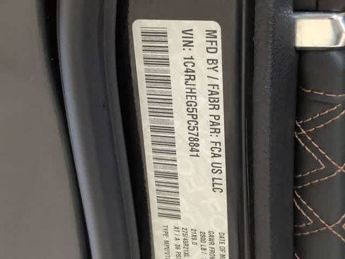 Used 2023 Jeep Grand Cherokee Summit image 38