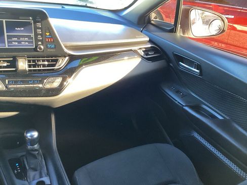 Used 2019 Toyota C-HR LE image 16