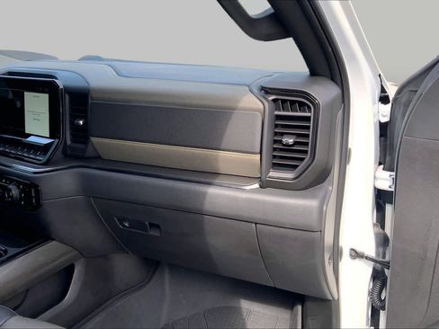 Used 2022 Chevrolet Silverado 1500 ZR2 w/ Technology Package AWD/4WD image 37