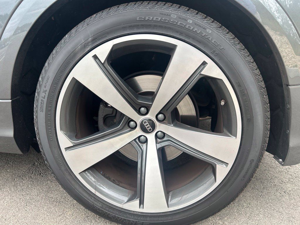 Certified 2024 Audi SQ8 Prestige AWD/4WD image 17
