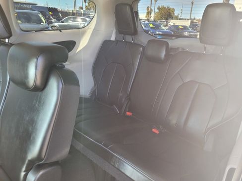 Used 2020 Chrysler Pacifica Limited w/ Advanced Safetytec Group image 12