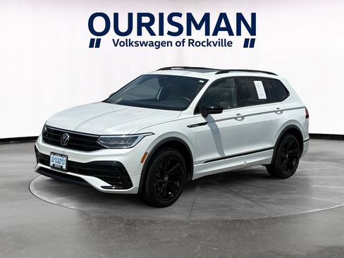 Used 2023 Volkswagen Tiguan SE R-Line FWD image 2
