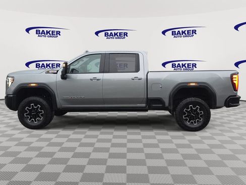 Used 2025 GMC Sierra 2500 AT4X AWD/4WD image 8