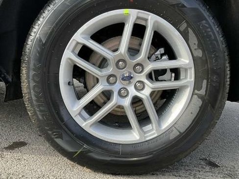 Used 2026 Ford Explorer Active AWD/4WD image 15