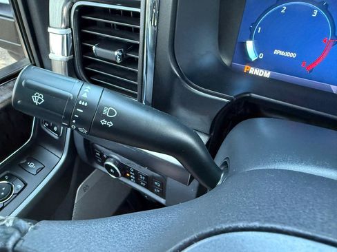 Used 2025 Ford F250 Lariat AWD/4WD image 27