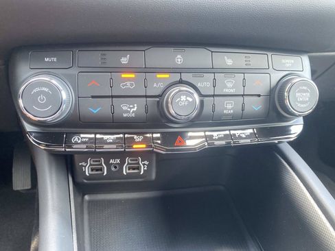 Used 2025 Dodge Durango GT w/ Blacktop Package AWD/4WD image 30