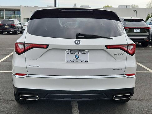 Used 2023 Acura MDX SH-AWD image 5