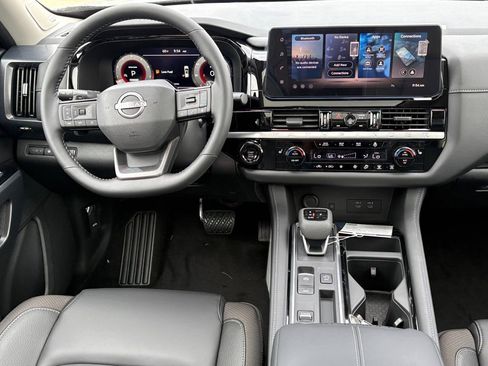 New 2026 Nissan Pathfinder SL FWD image 10