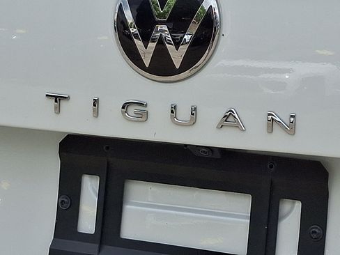 Used 2024 Volkswagen Tiguan SEL R-Line AWD/4WD image 32