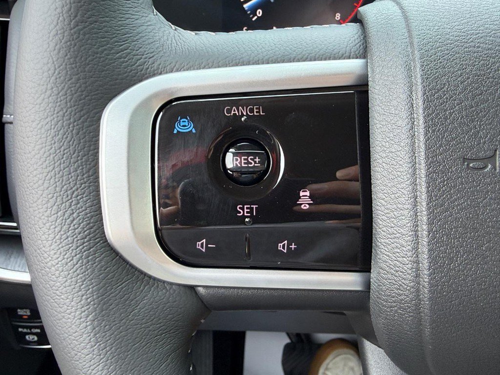 Used 2026 Nissan Armada SV AWD/4WD image 13