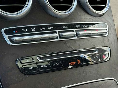 Used 2018 Mercedes-Benz GLC 300 4MATIC image 21