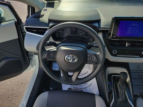 Used 2023 Toyota Corolla LE image 16
