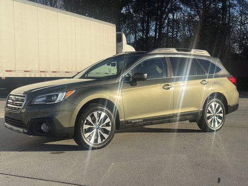 Used 2017 Subaru Outback 2.5i Limited image 1