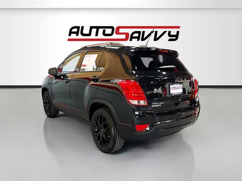 Used 2022 Chevrolet Trax LT w/ Premium Seat Package AWD/4WD image 5