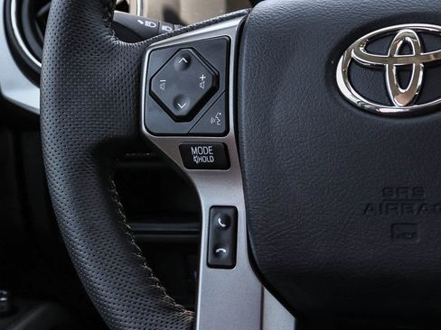 Used 2019 Toyota Tacoma SR5 RWD image 22