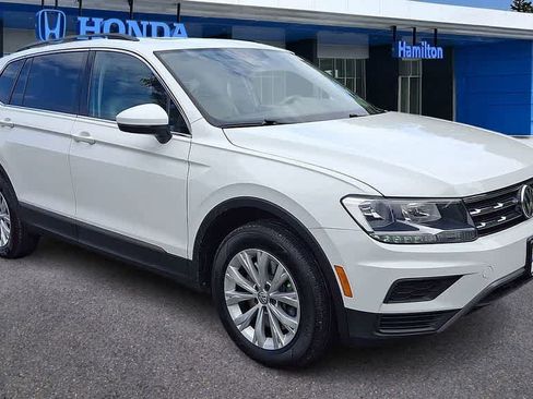 Used 2018 Volkswagen Tiguan SE w/ Panoramic Sunroof Package AWD/4WD image 2