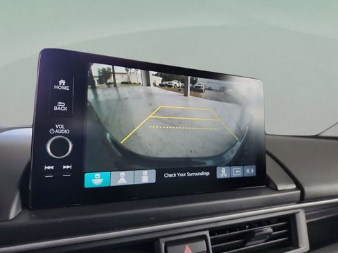 Used 2025 Honda Pilot Touring image 29