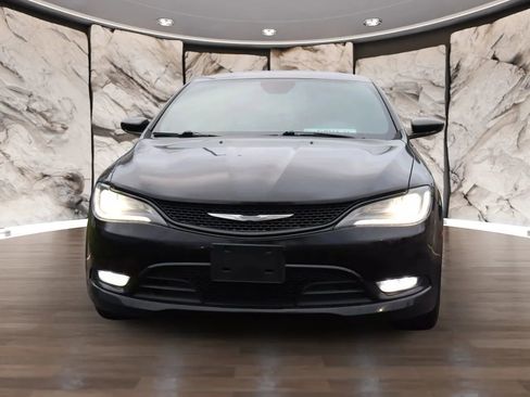 Used 2015 Chrysler 200 S w/ Navigation & Sound Group I image 2