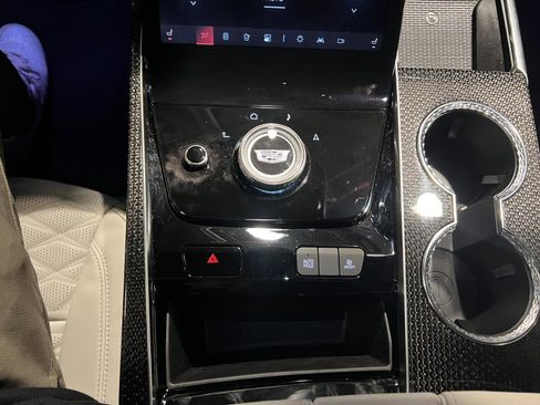 Used 2026 Cadillac Escalade V w/ LPO, ONYX Package image 21