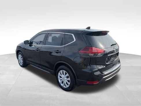 Used 2018 Nissan Rogue S image 3