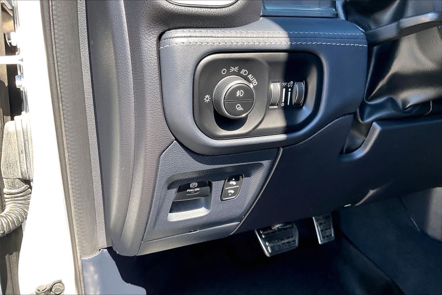 Used 2023 RAM 1500 Limited AWD/4WD image 33