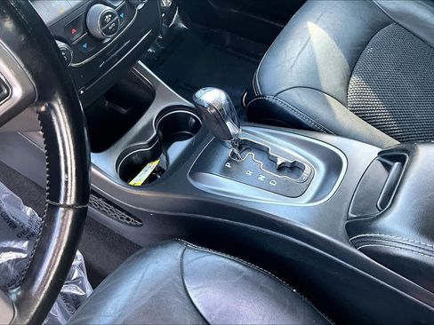 Used 2020 Dodge Journey Crossroad FWD image 16