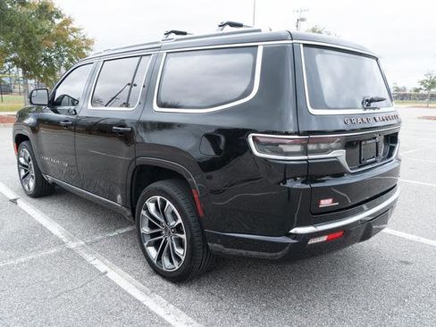 Used 2022 Jeep Grand Wagoneer Series III w/ Rear Seat Video Group 1 image 5