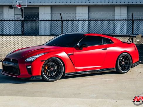 Used 2020 Nissan GT-R Premium w/ Premium Interior Package image 39