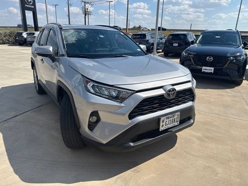 Used 2021 Toyota RAV4 XLE Premium FWD image 3