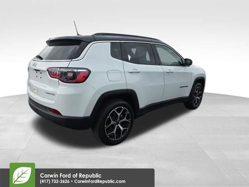 Used 2025 Jeep Compass Limited image 5