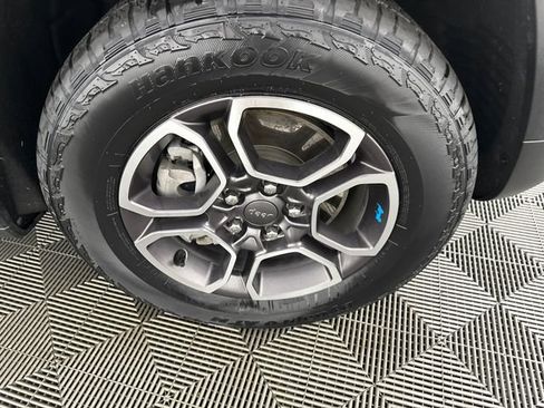 Certified 2023 Jeep Grand Cherokee Trailhawk w/ Advanced Protech Group II AWD/4WD image 33
