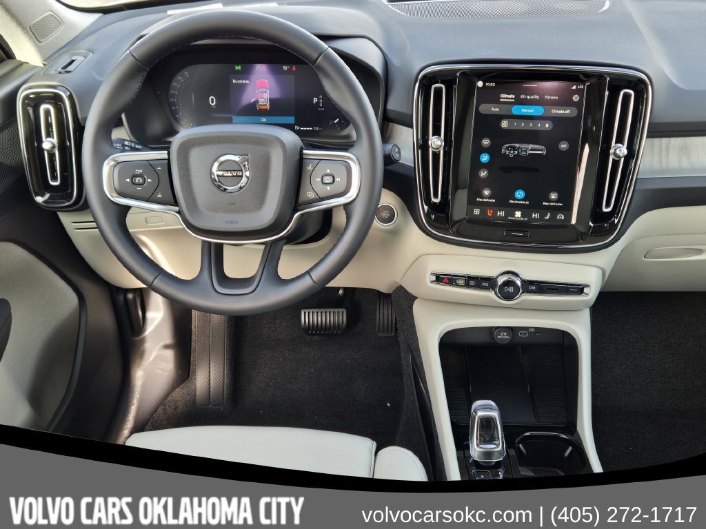 Used 2026 Volvo XC40 B5 Plus w/ Protection Package Premier AWD/4WD image 28