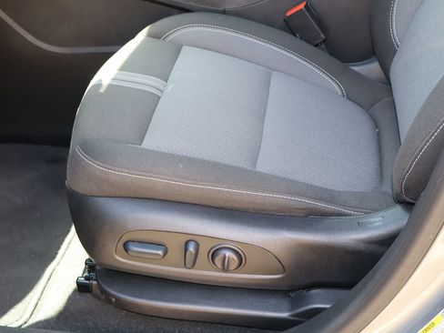 Used 2025 Chevrolet Blazer LT FWD image 14