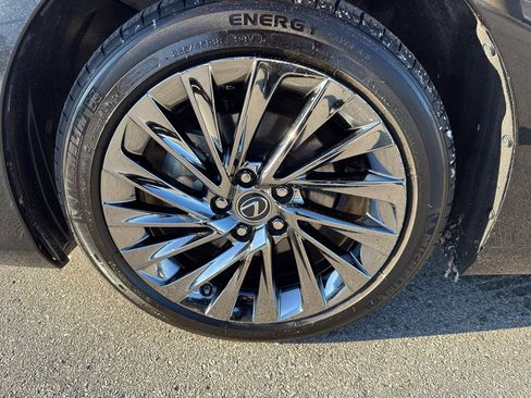 Used 2024 Lexus ES 350 Ultra Luxury w/ Accessory Package (Z1) image 9