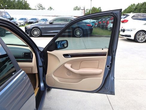 Used 2002 BMW 325i Sedan RWD image 27